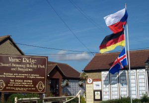 The flags are flying from the Ridge: Czech Republic (Zuzka and Abhejali), Germany (Vasanti) and Iceland (Viktoria)
