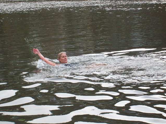 Crawl in the Neckar is reserved for Heidelberg-Man-relays (the water is not too clean)