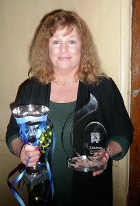 Vijaya receiving the Gertrude Ederle award