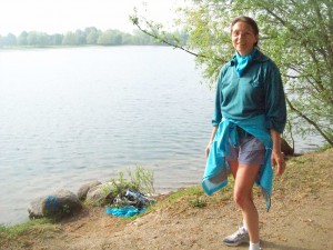 For each swim lap from the little "beach" to the main beach, Indu ran a lap around the lake.
